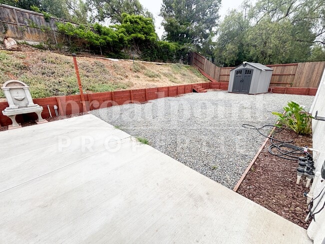 Building Photo - 581 Glenheather Dr
