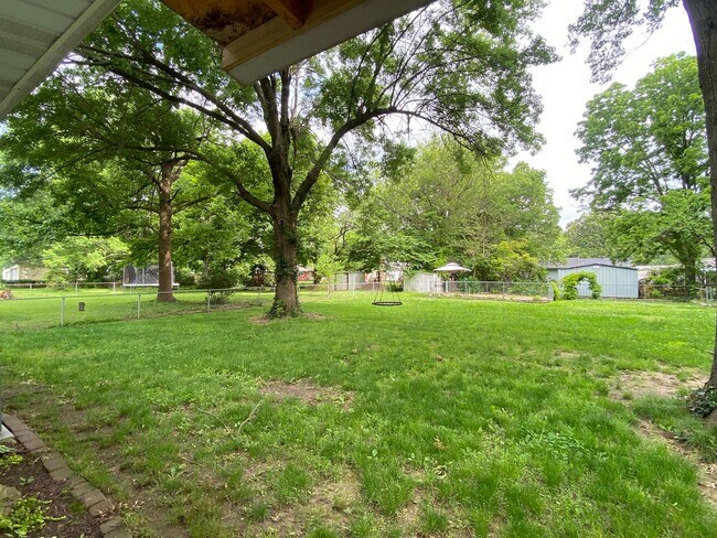 Building Photo - 2663 E Stanford St