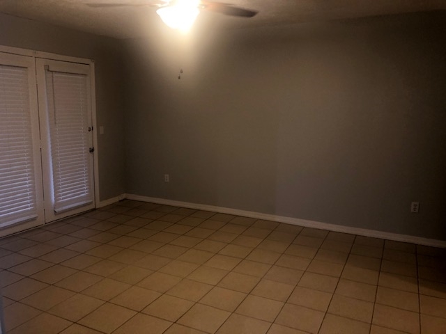 Building Photo - 384 Brookwood Lake Pl