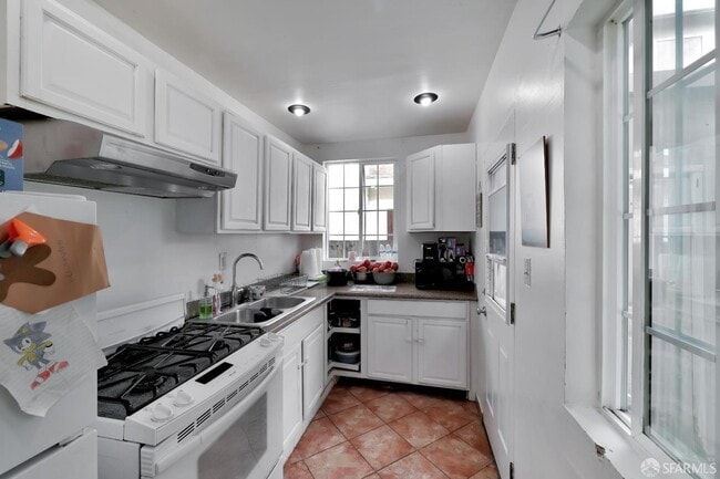 Building Photo - 609 S Delaware St