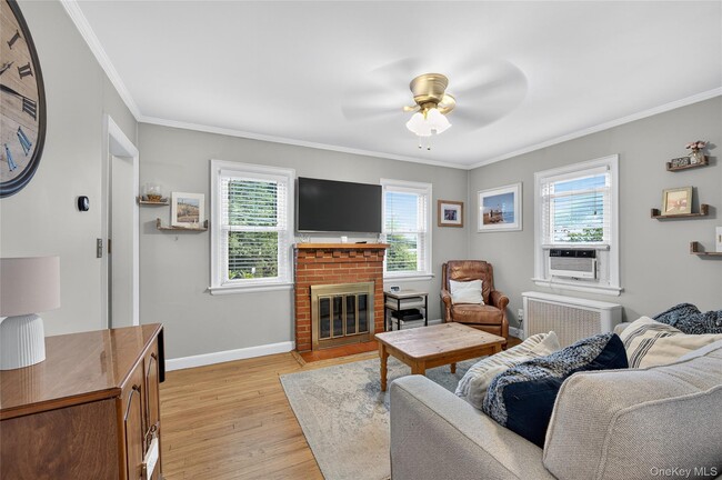 Building Photo - 13 Prospect St