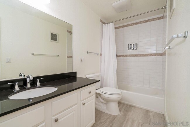 Building Photo - 3550 Lebon Dr
