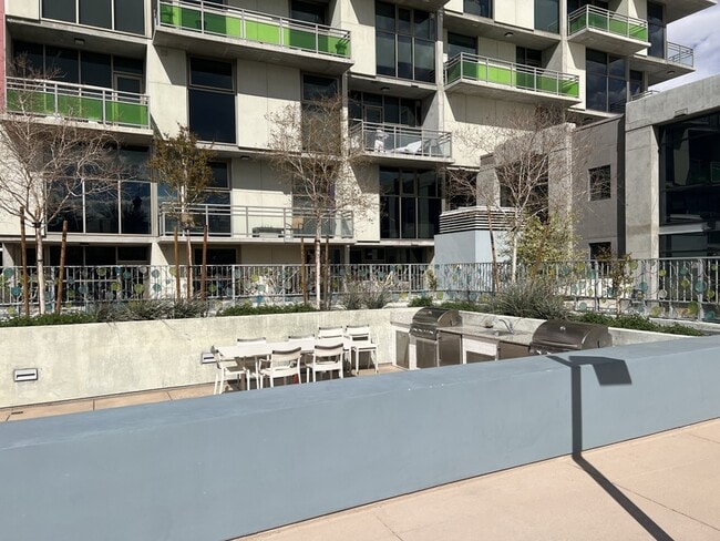 Building Photo - 353 E Bonneville Ave