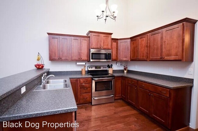 Building Photo - 5 br, 3 bath House - 2421 Brooke Bend