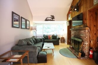 Building Photo - $1,900/mo 3 Bed Condo in Waterville Estates