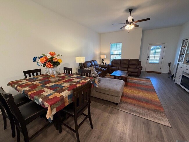 Building Photo - 40087 Trace Ave