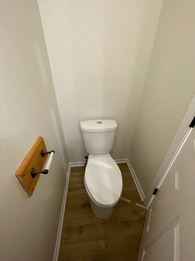 Building Photo - 3616-3618 Hermitage Rd.