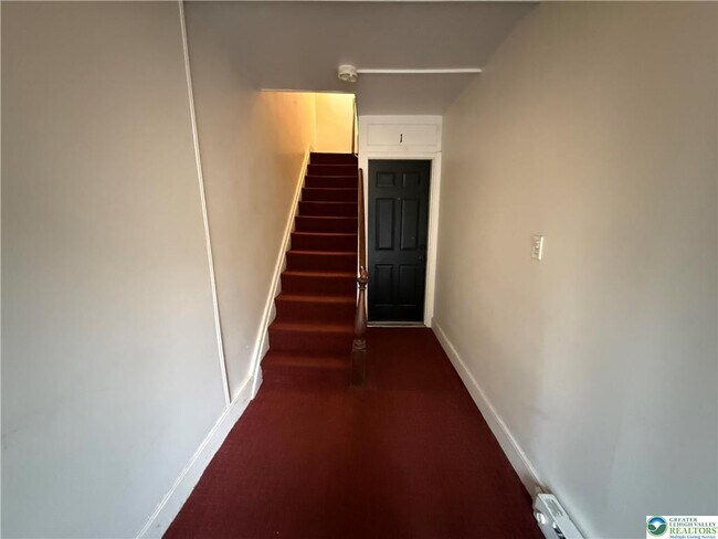 Building Photo - 116 S 6th St