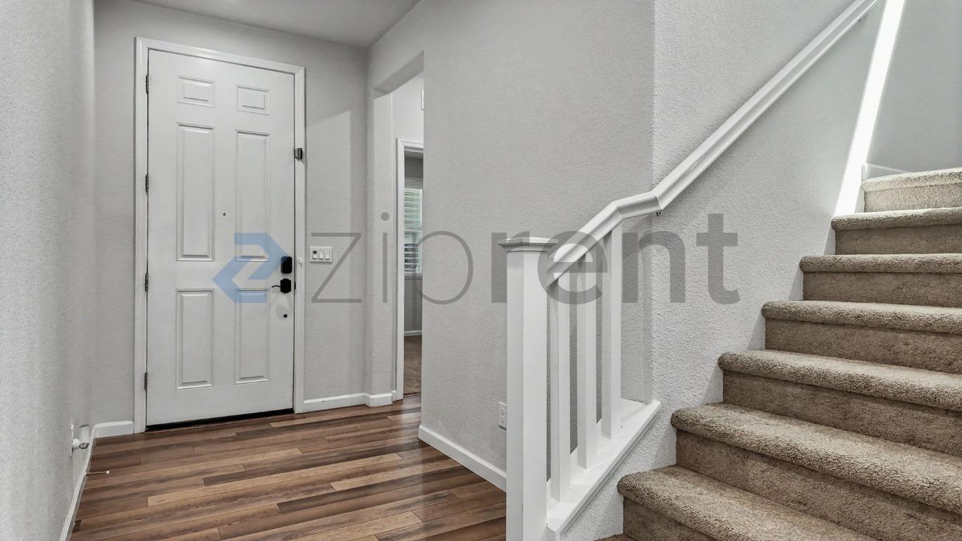 Building Photo - Unit