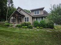 Building Photo - Luxurious 3-Bedroom Home in Poughquag, NY