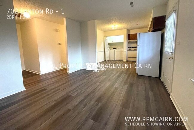 Building Photo - 702 Laxton Rd