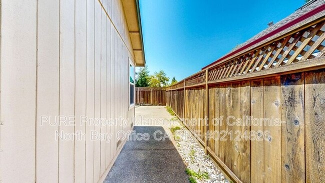 Building Photo - 1107 Navarro St