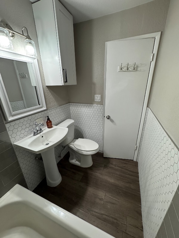 Building Photo - 518 S Mulberry