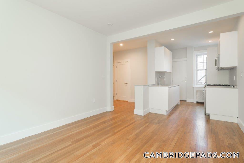 Building Photo - 19A Forest St