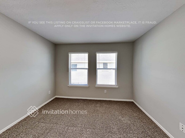 Building Photo - 3601 Pine Valley Dr