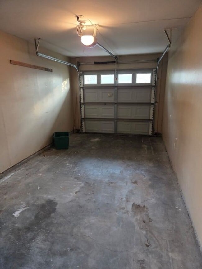 Building Photo - Rent with confidence, live with ease