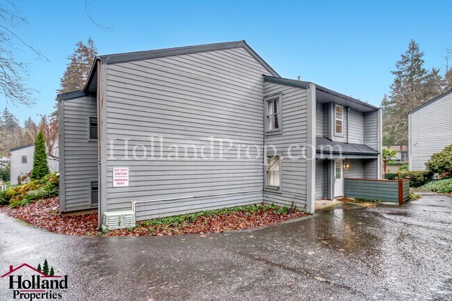Building Photo - 8747 SW Brightfield Cir