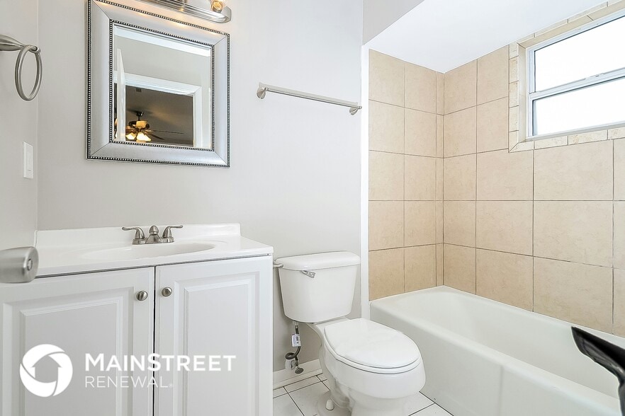 Building Photo - 2827 Gary Ln