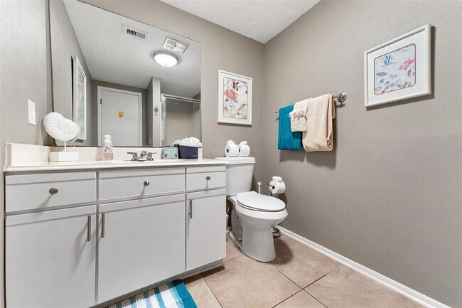 Building Photo - 21812 Frio Dr