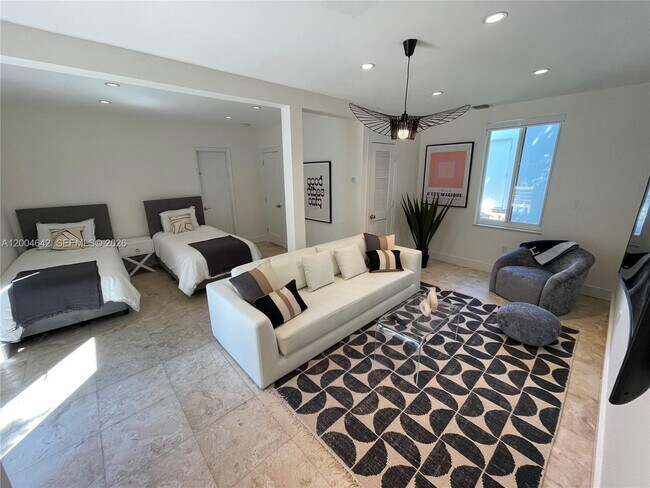 Building Photo - 3483 Chase Ave