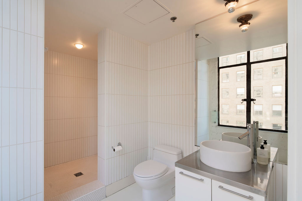 Building Photo - 6253 Hollywood Blvd