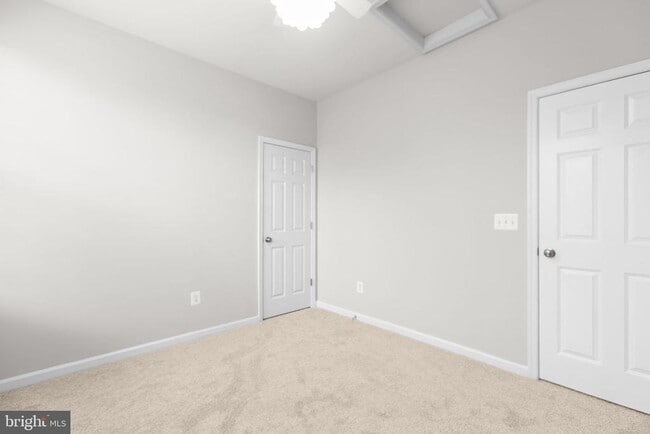 Building Photo - 407 Apricot St