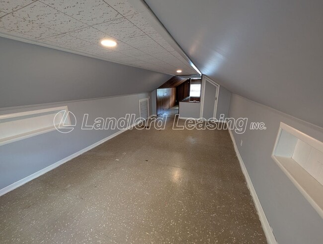 Building Photo - Charming Brick Home with Fenced Yard and S...