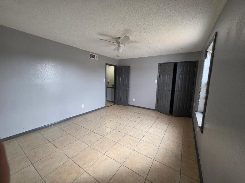 Building Photo - 7813 Star St