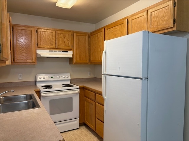 Building Photo - Duplex with detached garage