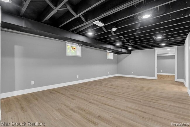 Building Photo - 1654 Giddings Rd