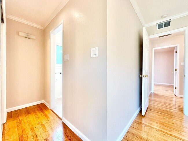 Building Photo - Renovated 3bed/2bath Linda Mar Rancher