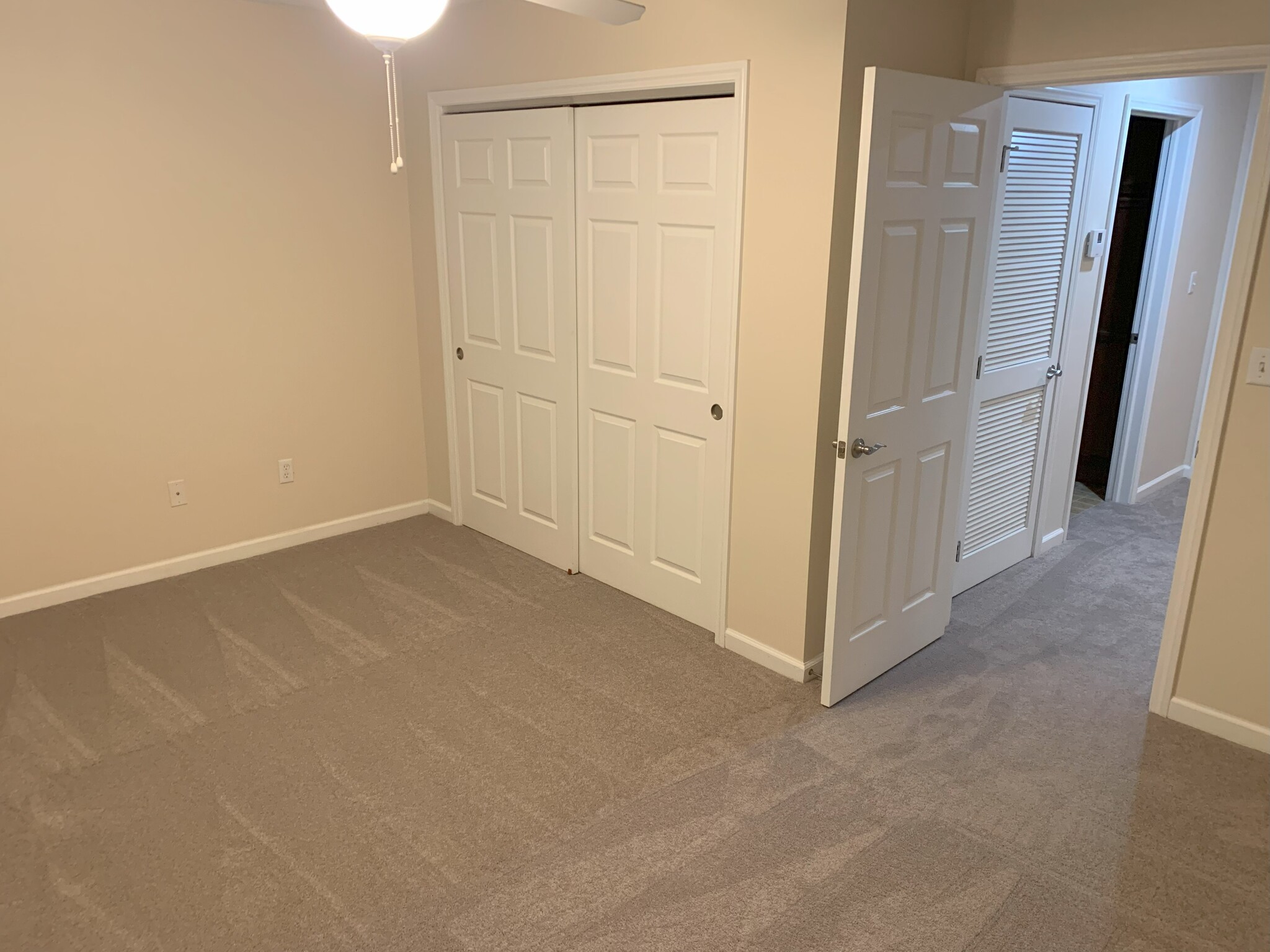 2nd Bedroom Closet - 188 Park Pointe Way