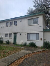 Building Photo - 1307 NW 6th St