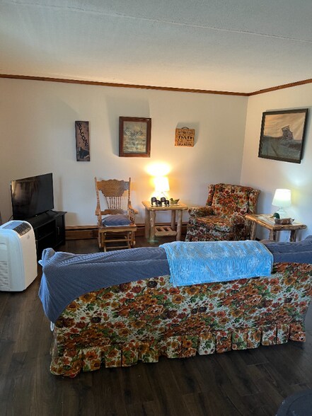 Building Photo - 80 Riverside Dr