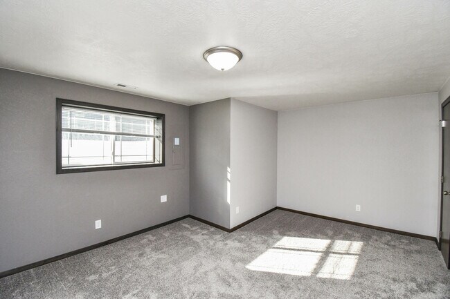 Building Photo - 3616 S Outfield Cir