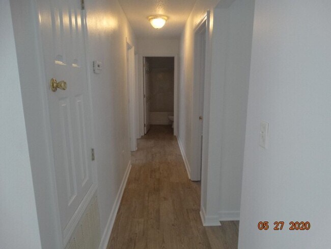 Building Photo - 552 Brock Ave