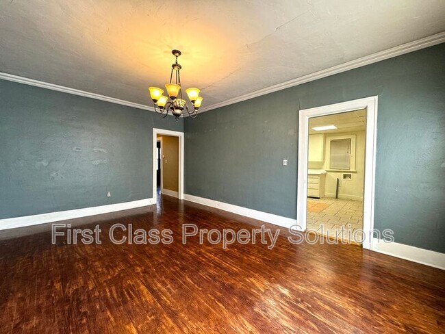 Building Photo - 1400 NW 22nd St