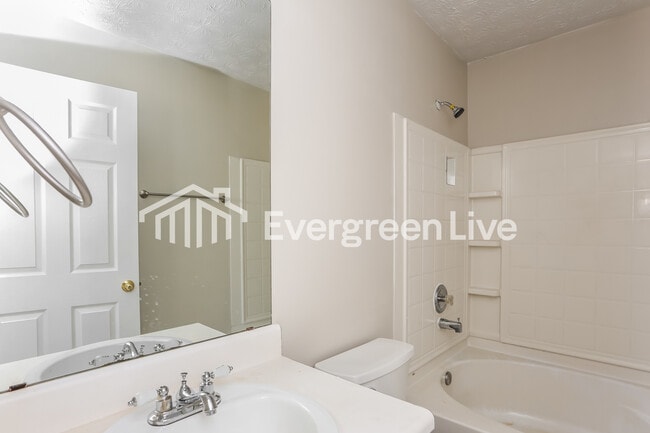 Building Photo - 5893 Strathmoor Manor Cir