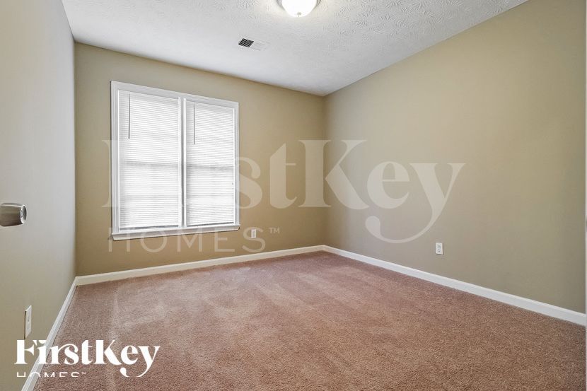 Building Photo - 276 Hollyberry Dr