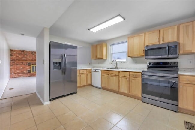 Building Photo - 6117 Charlesgate Rd