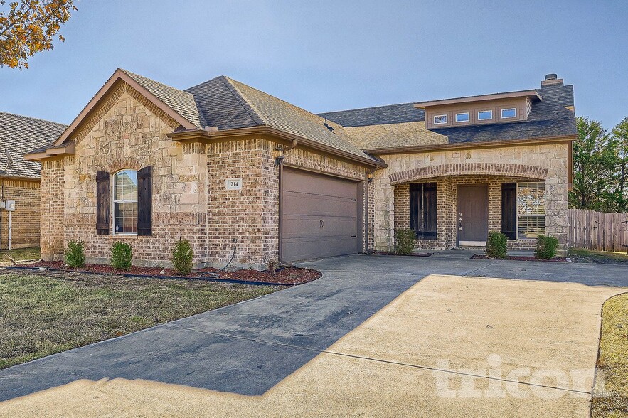 Building Photo - 214 Bob White Dr