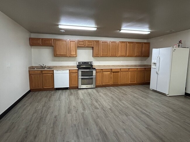 Building Photo - CHRISTMAS SPECIAL!! RURAL Single family home!