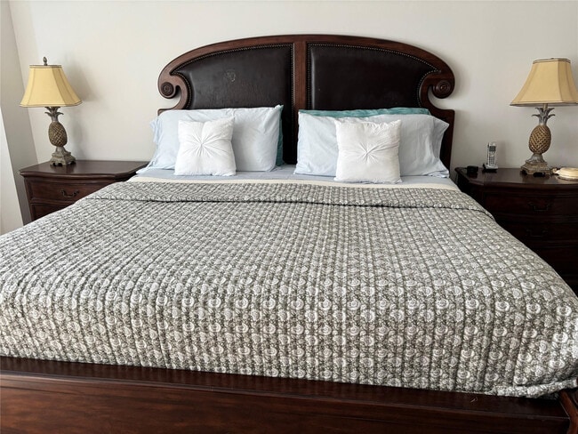 Building Photo - 4900 N Ocean Blvd