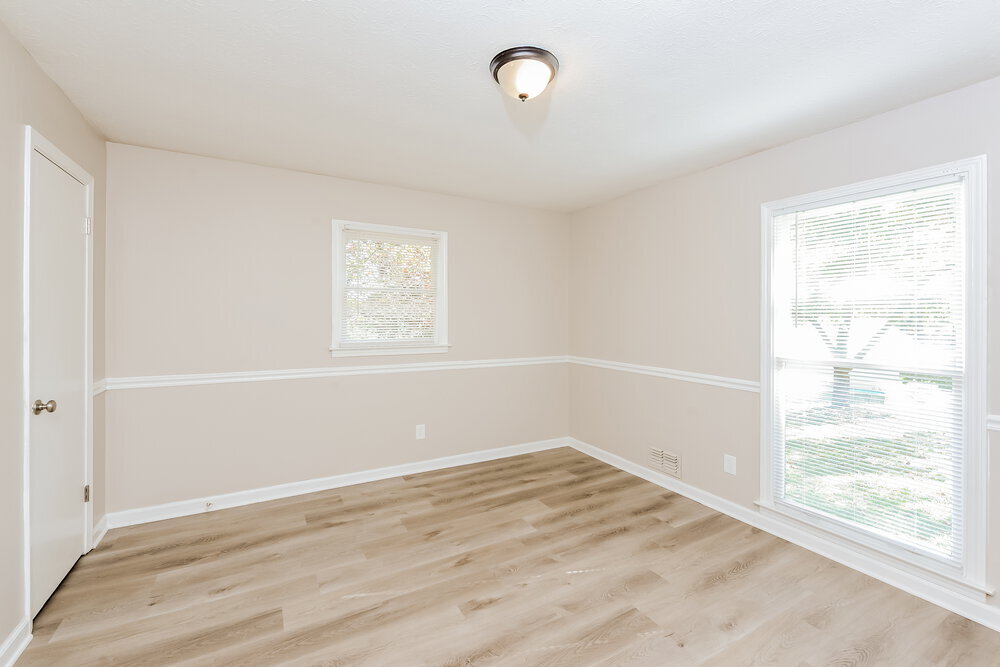 Building Photo - 1338 W Stoneybrook Dr