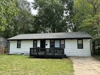 Building Photo - 4 bed 1 bath
