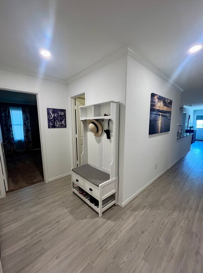 Building Photo - 7715 Yeti Pk
