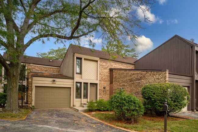 Primary Photo - 2456 Cobblewood Dr