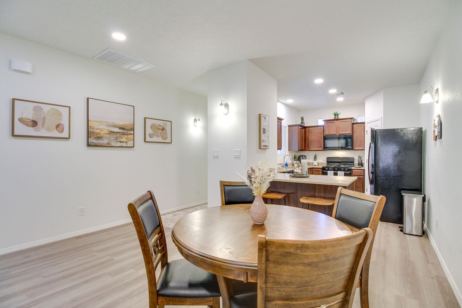 Building Photo - 271 San Clemente Ave NW