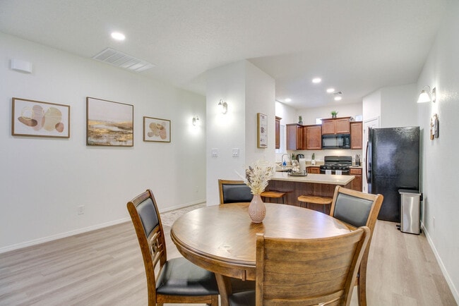 Building Photo - 271 San Clemente Ave NW