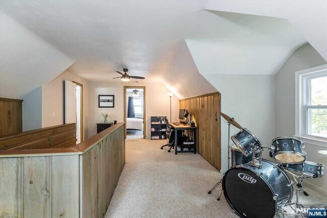 Building Photo - 354 Plaza